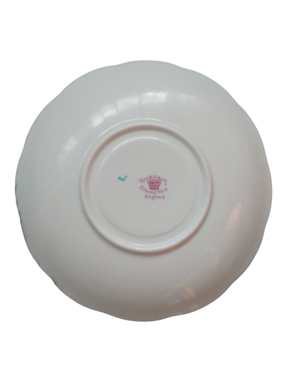 Vintage Royal Albert "Gold Crest" (7423) Teacup and Saucer - Made in England - Picture 10 of 15